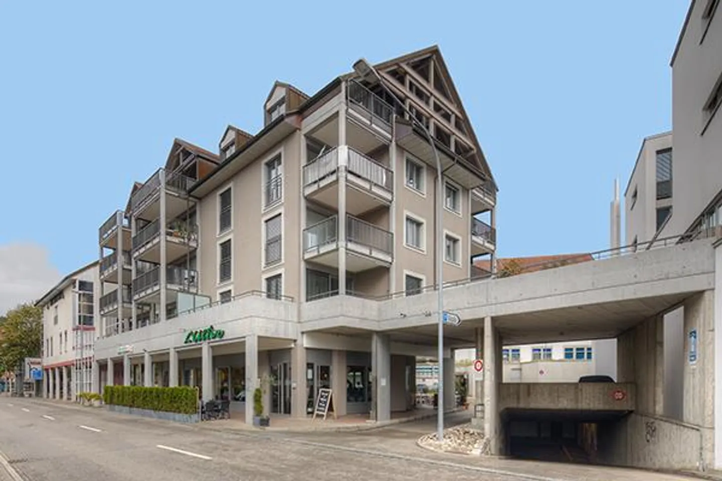 We have space for your car! - Photo 1 of 1