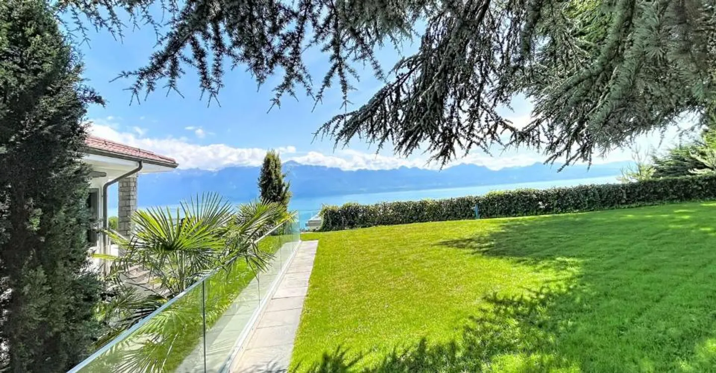 Außergewöhnliche Villa mit Seeblick - Foto 8 von 9