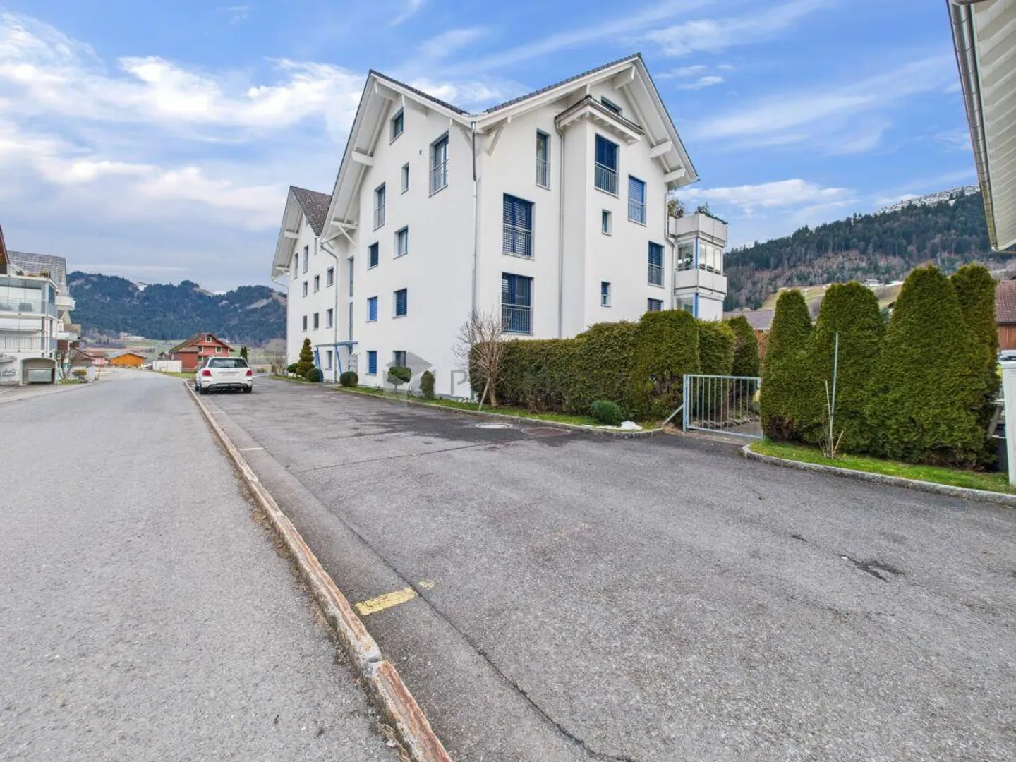 Vivere sopra il mare di nebbia: grande appartamento di 5,5 stanze con vista panoramica - Foto 13 di 15