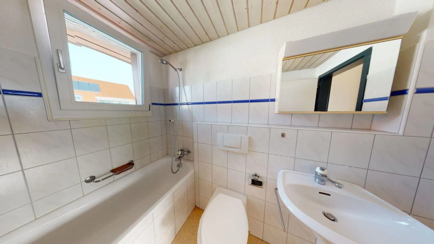 Beautiful 2.5 Room Attic Apartment in a Good Location - Photo 7 of 10