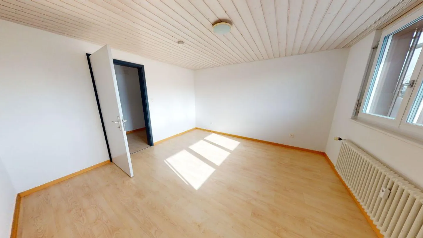Beautiful 2.5 Room Attic Apartment in a Good Location - Photo 8 of 10