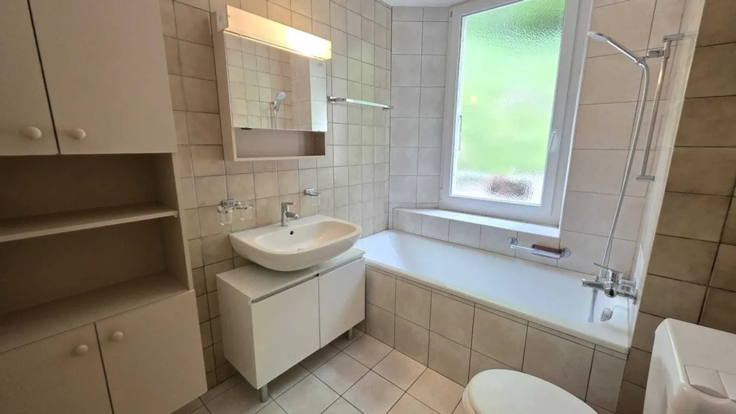 Nice 4-room apartment with balcony in a quiet area - Photo 7 of 11