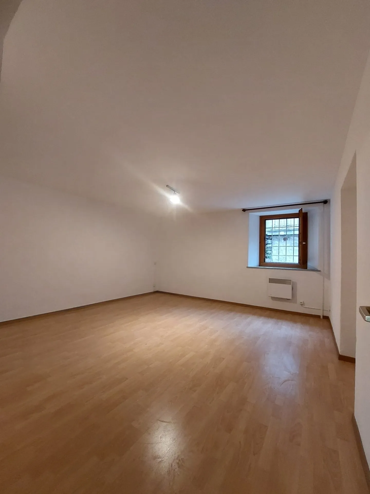 Elegant semi-detached house with 7.5 rooms in Cevio - Photo 8 of 13
