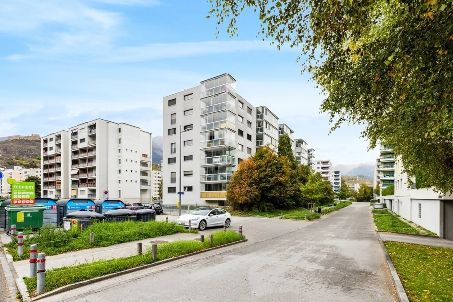 Posti auto interni in affitto - Foto 2 di 2