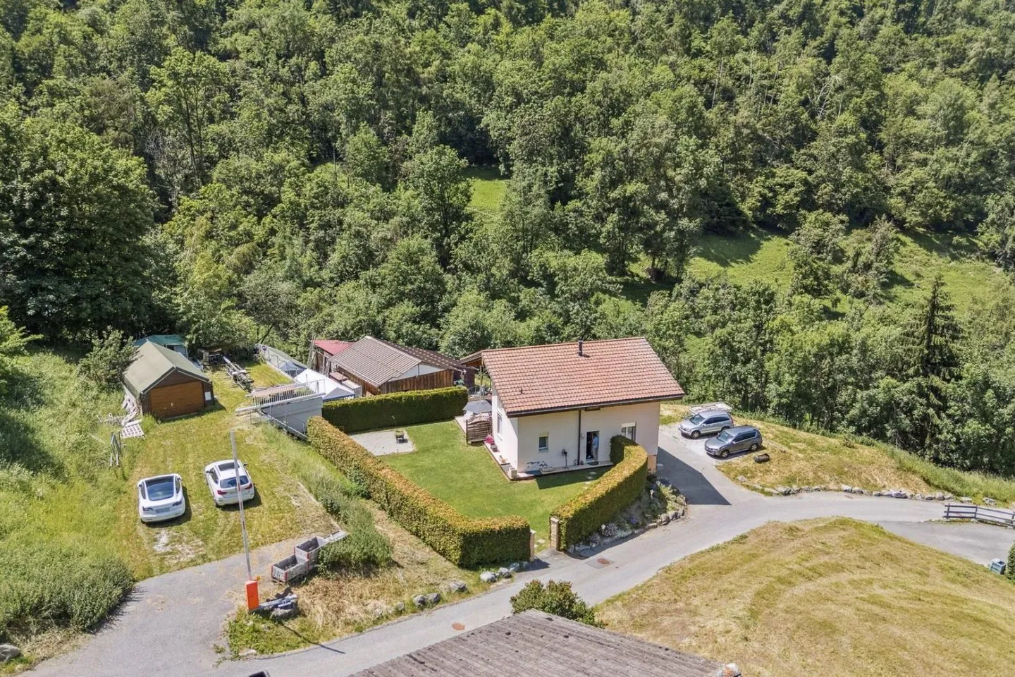 Property with professional garage and workshop - Photo 1 of 5