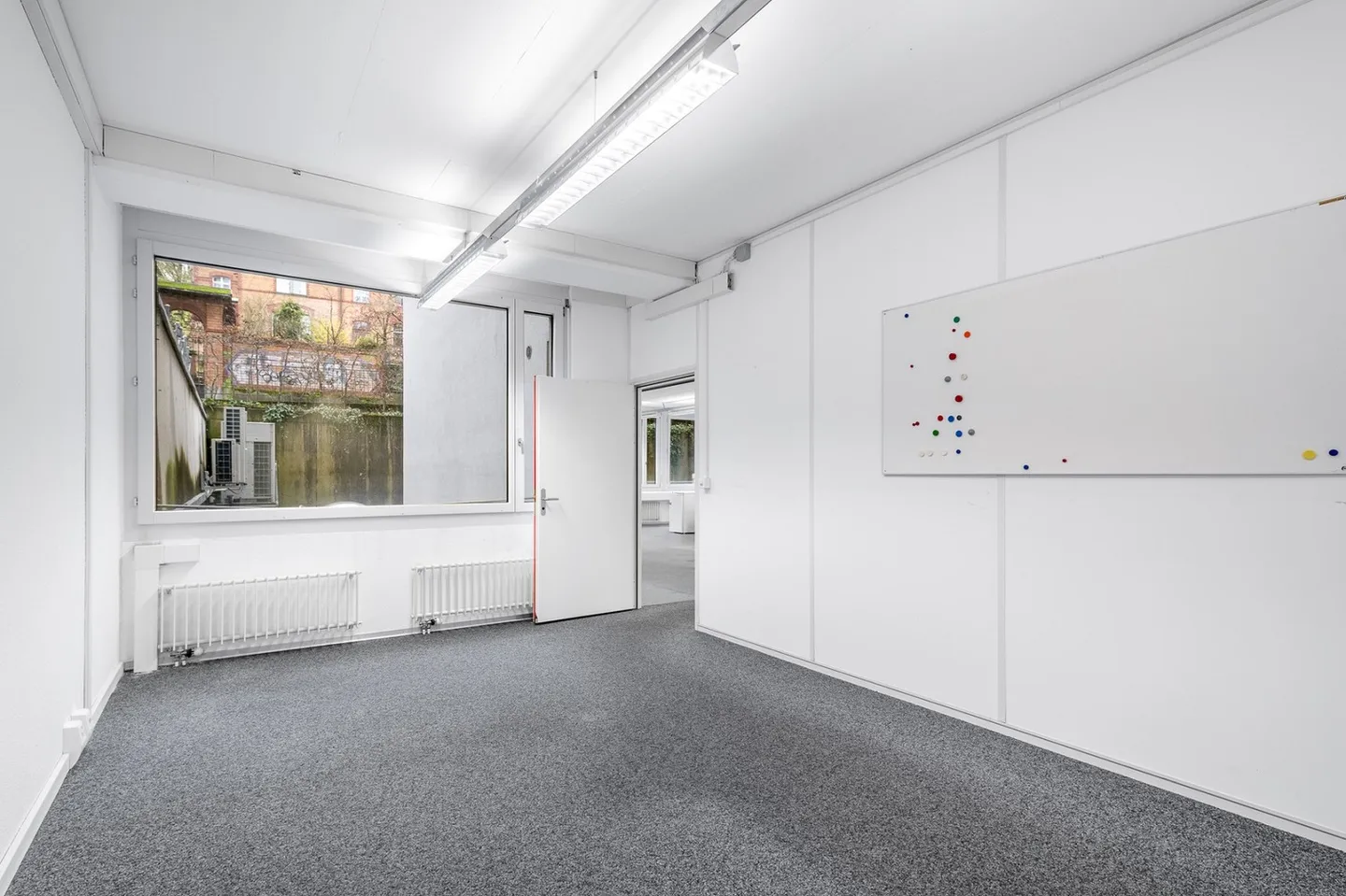 Spazio ufficio in affitto - Foto 3 di 11