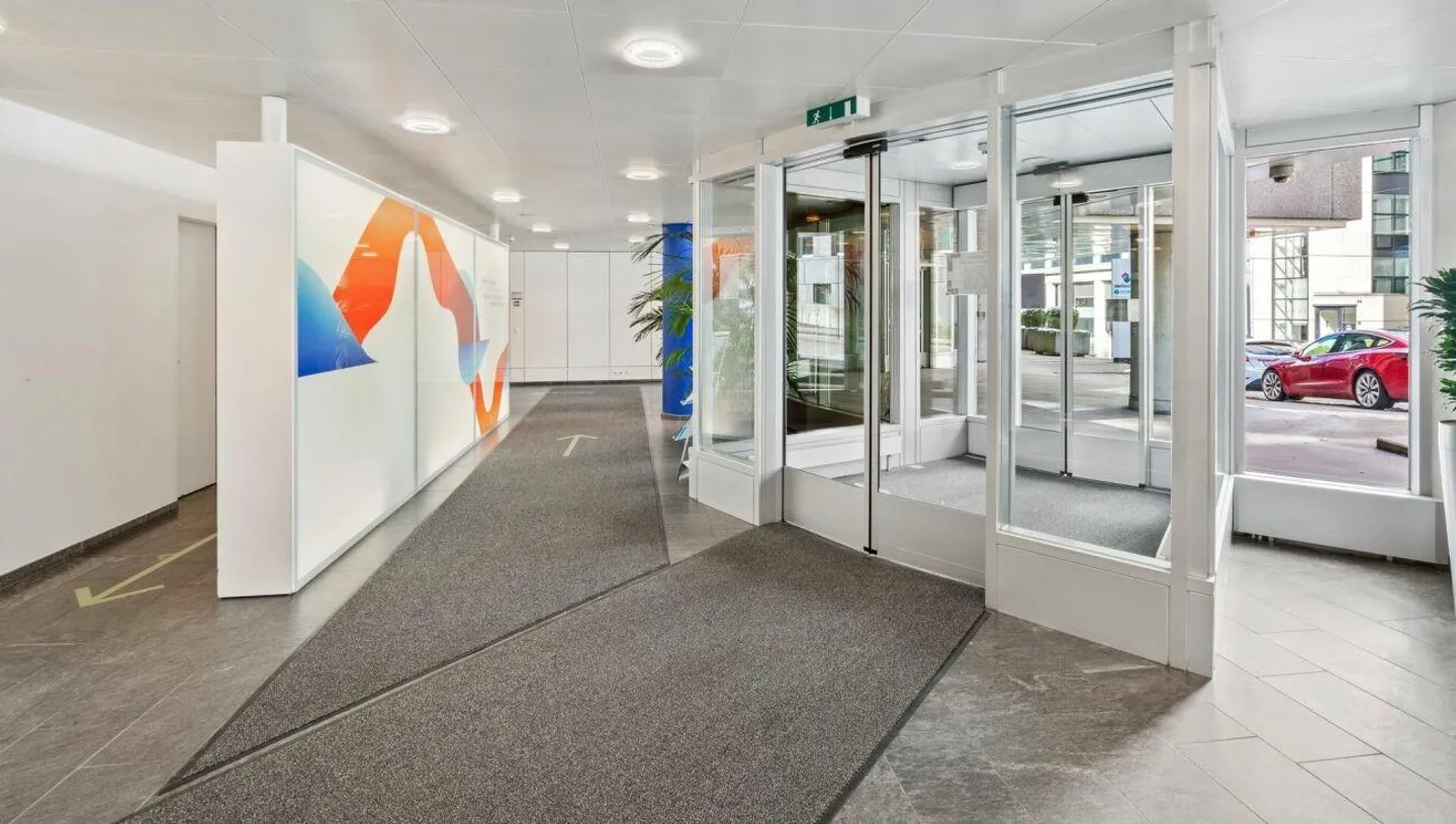 In the midst of life, above all - Your new offices with terrace - Photo 7 of 10