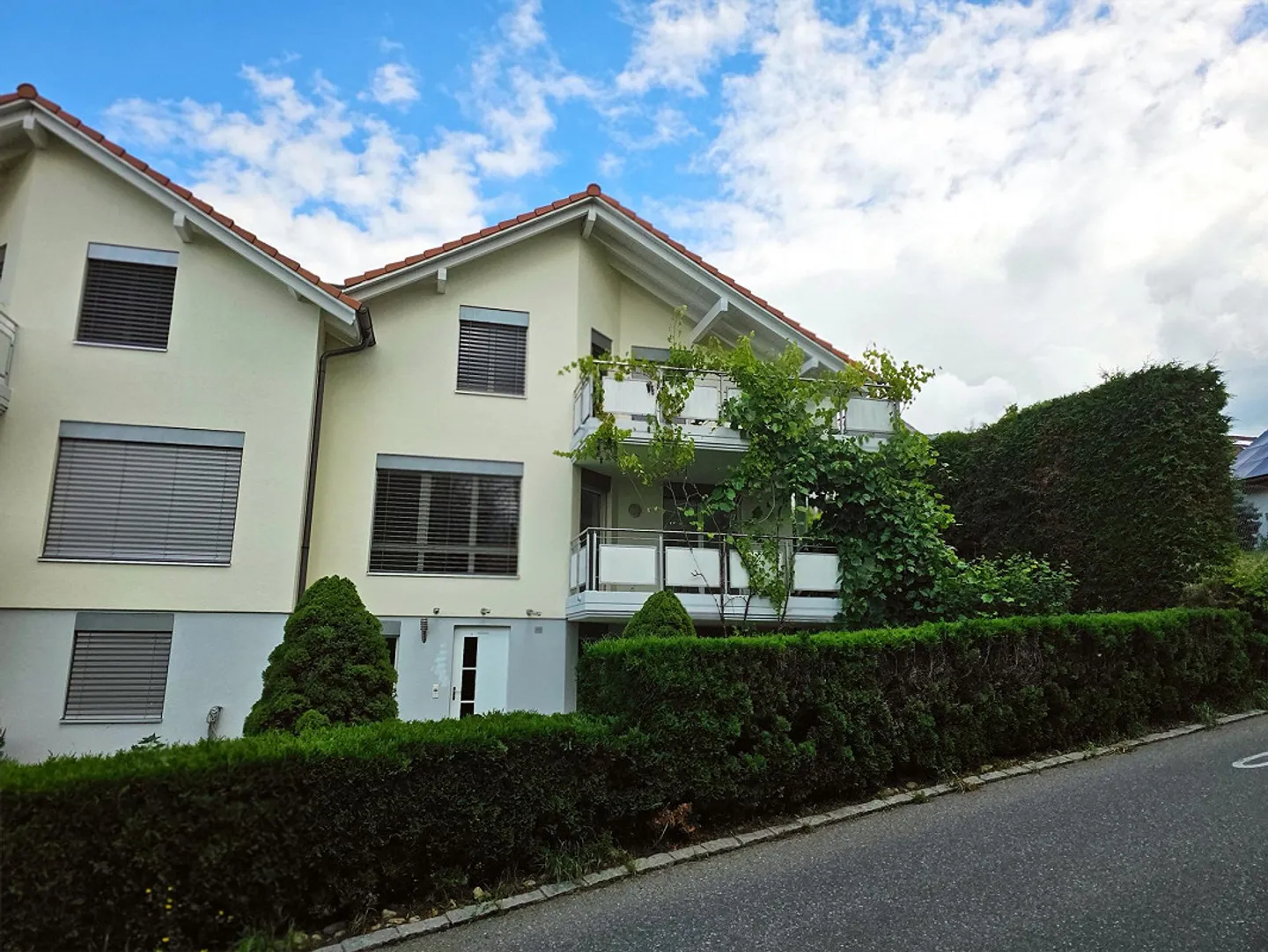 Maison familiale double de 8,5 pièces - Photo 1 sur 22