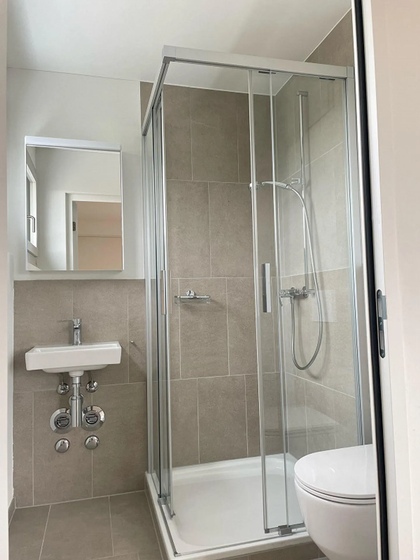 Appartement moderne de 4,5 pièces à Dübendorf - Photo 4 sur 10