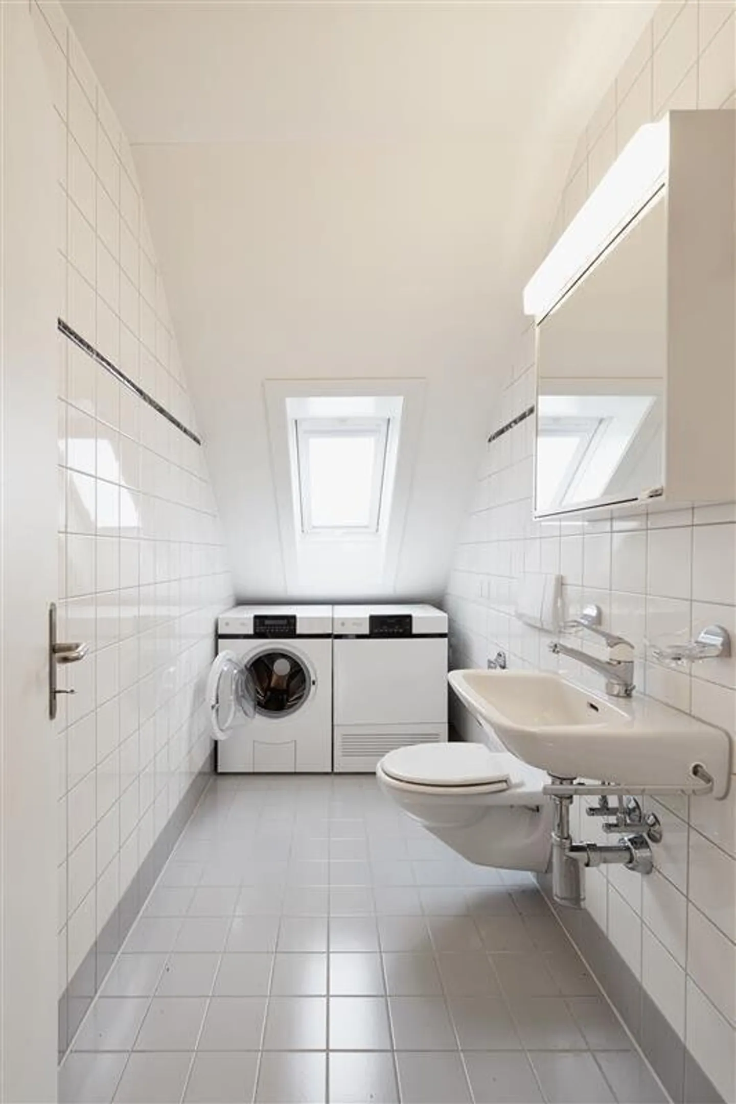 Moderne Dachwohnung mit Wintergarten - Foto 7 von 8