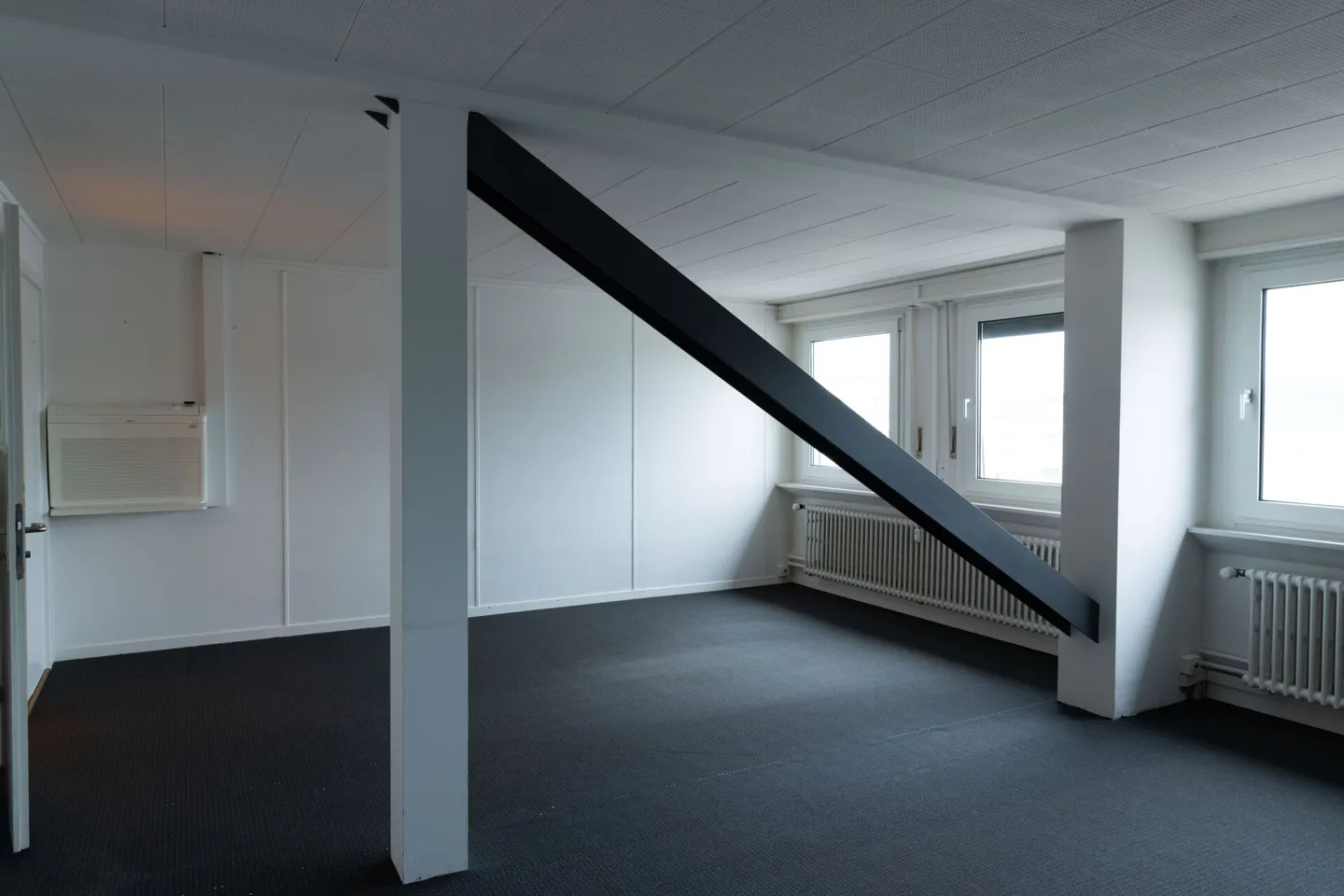 Industrial Design Office in the Buss Area Pratteln - Photo 2 of 5