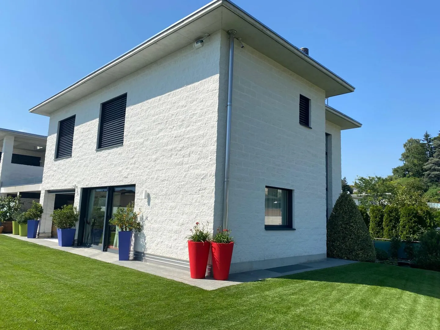 Villa moderna con piscina e domotica avanzata - Unicità e comfort a portata di mano - Foto 2 di 17