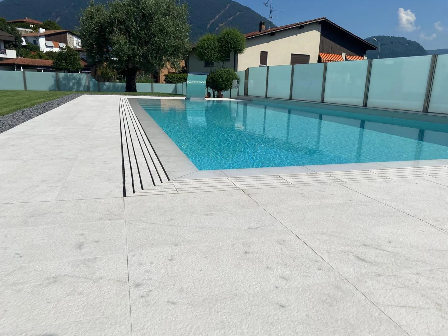 Villa moderna con piscina e domotica avanzata - Unicità e comfort a portata di mano - Foto 4 di 17
