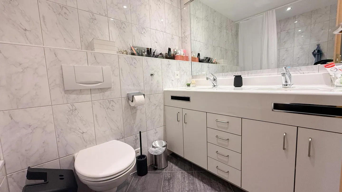 Stilvolle 4 1/2 Zi. Wohnung mit Weitsicht - Foto 6 di 7