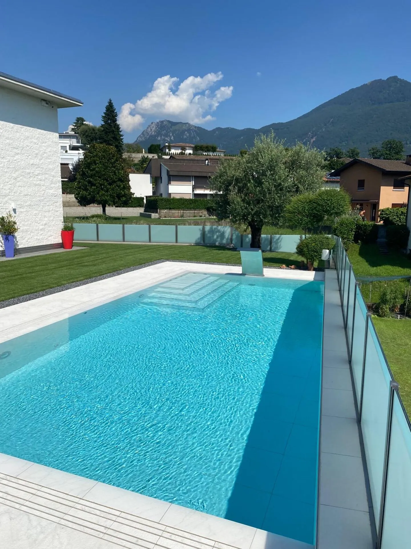 Villa moderna con piscina e domotica avanzata - Unicità e comfort a portata di mano - Foto 6 di 17