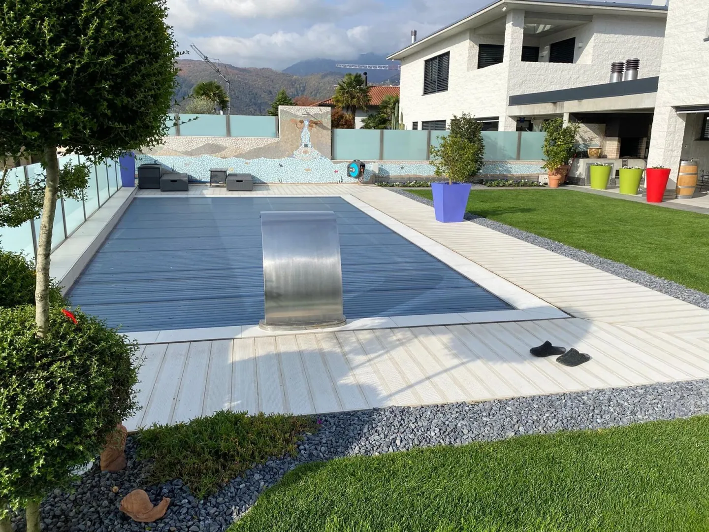 Villa moderna con piscina e domotica avanzata - Unicità e comfort a portata di mano - Foto 8 di 17