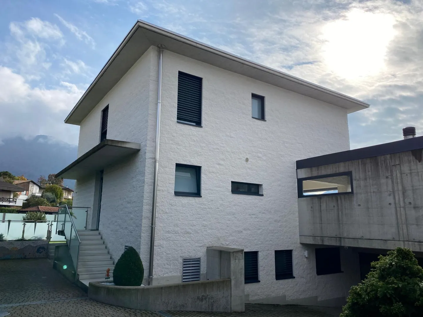 Villa moderna con piscina e domotica avanzata - Unicità e comfort a portata di mano - Foto 9 di 17