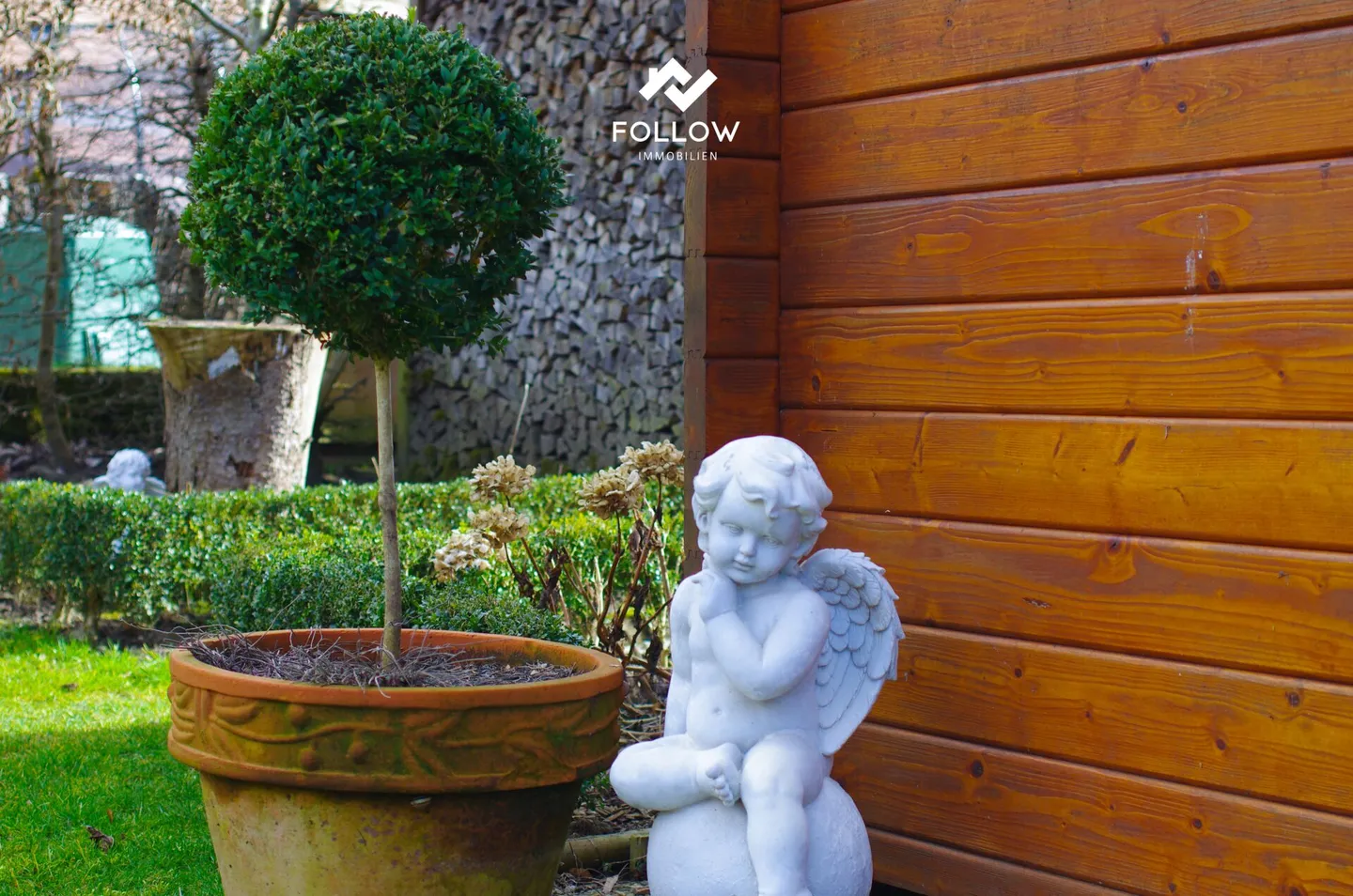 Corner House with Private Garden Paradise - Photo 10 of 30