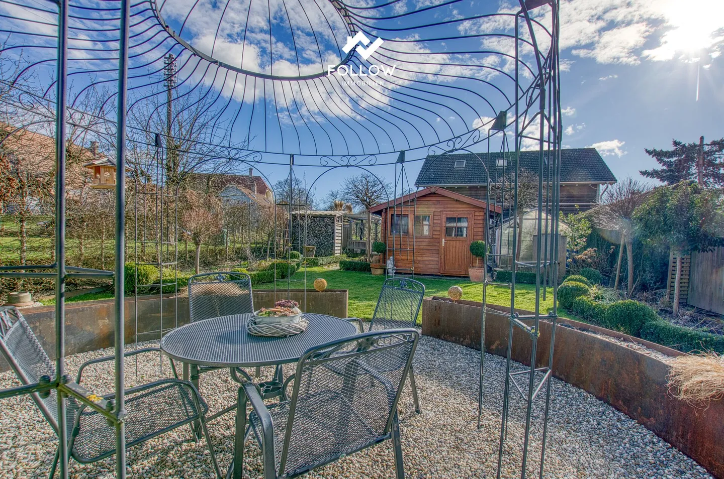 Corner House with Private Garden Paradise - Photo 14 of 30