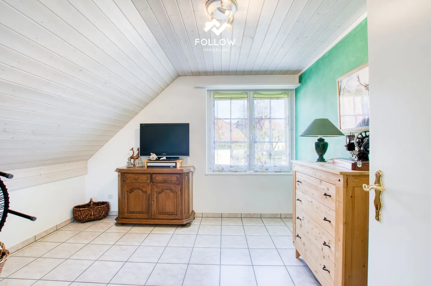 Corner House with Private Garden Paradise - Photo 11 of 30