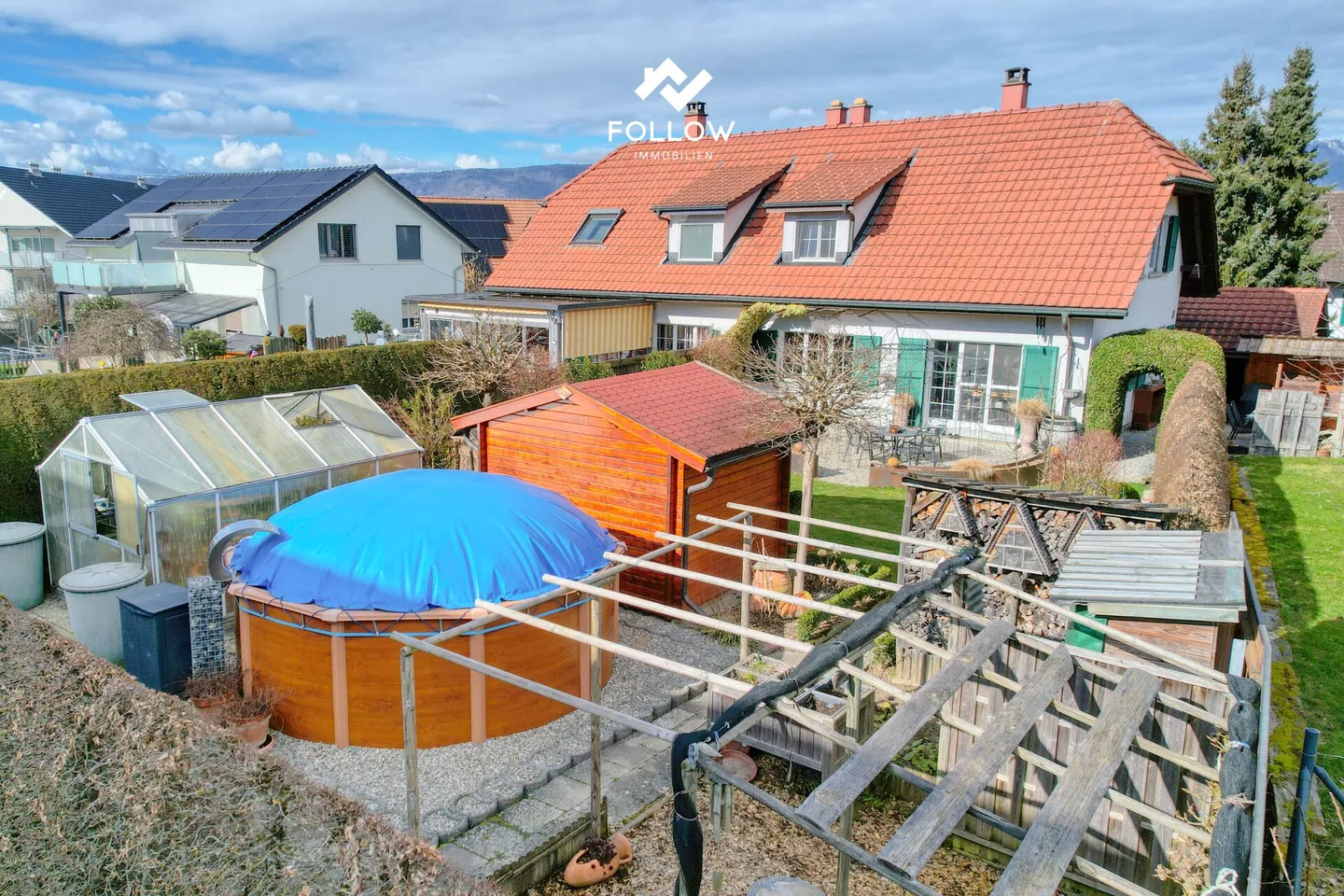 Corner House with Private Garden Paradise - Photo 15 of 30