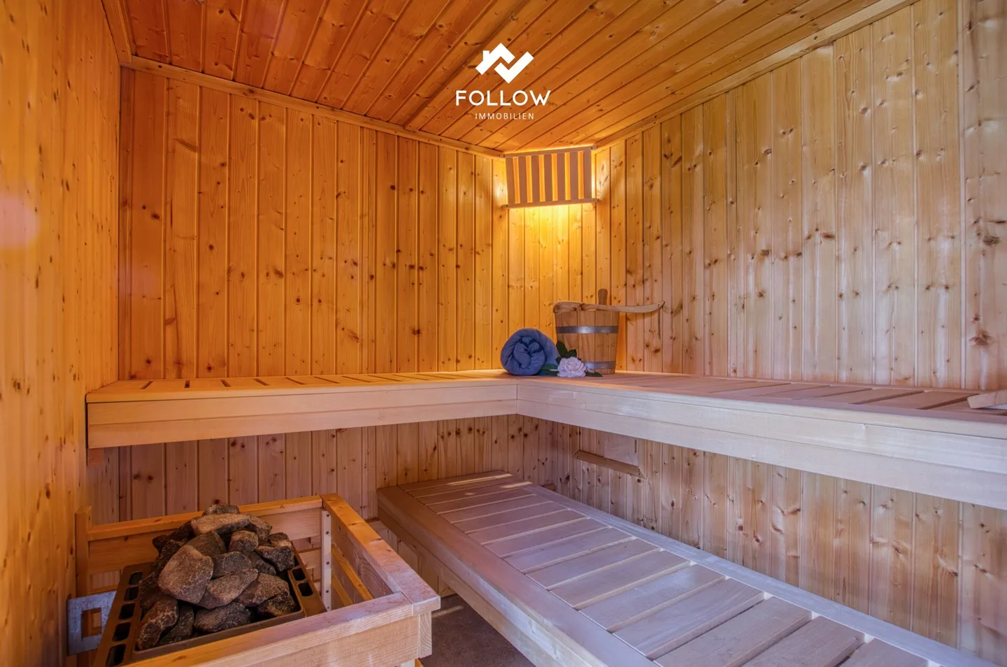 Corner House with Private Garden Paradise - Photo 18 of 30