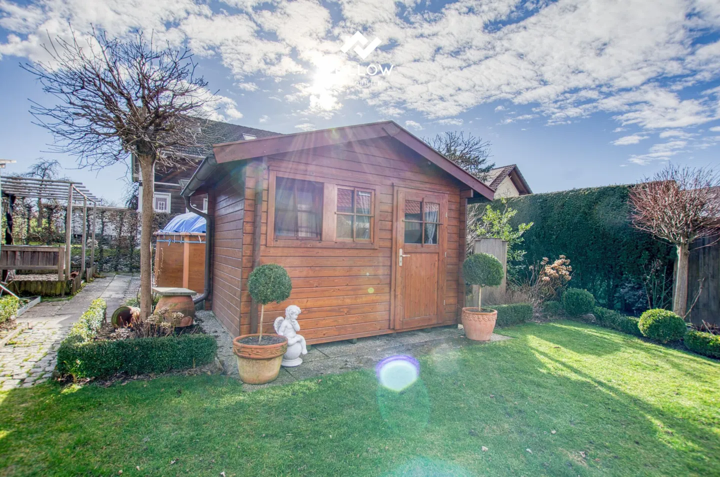 Corner House with Private Garden Paradise - Photo 19 of 30