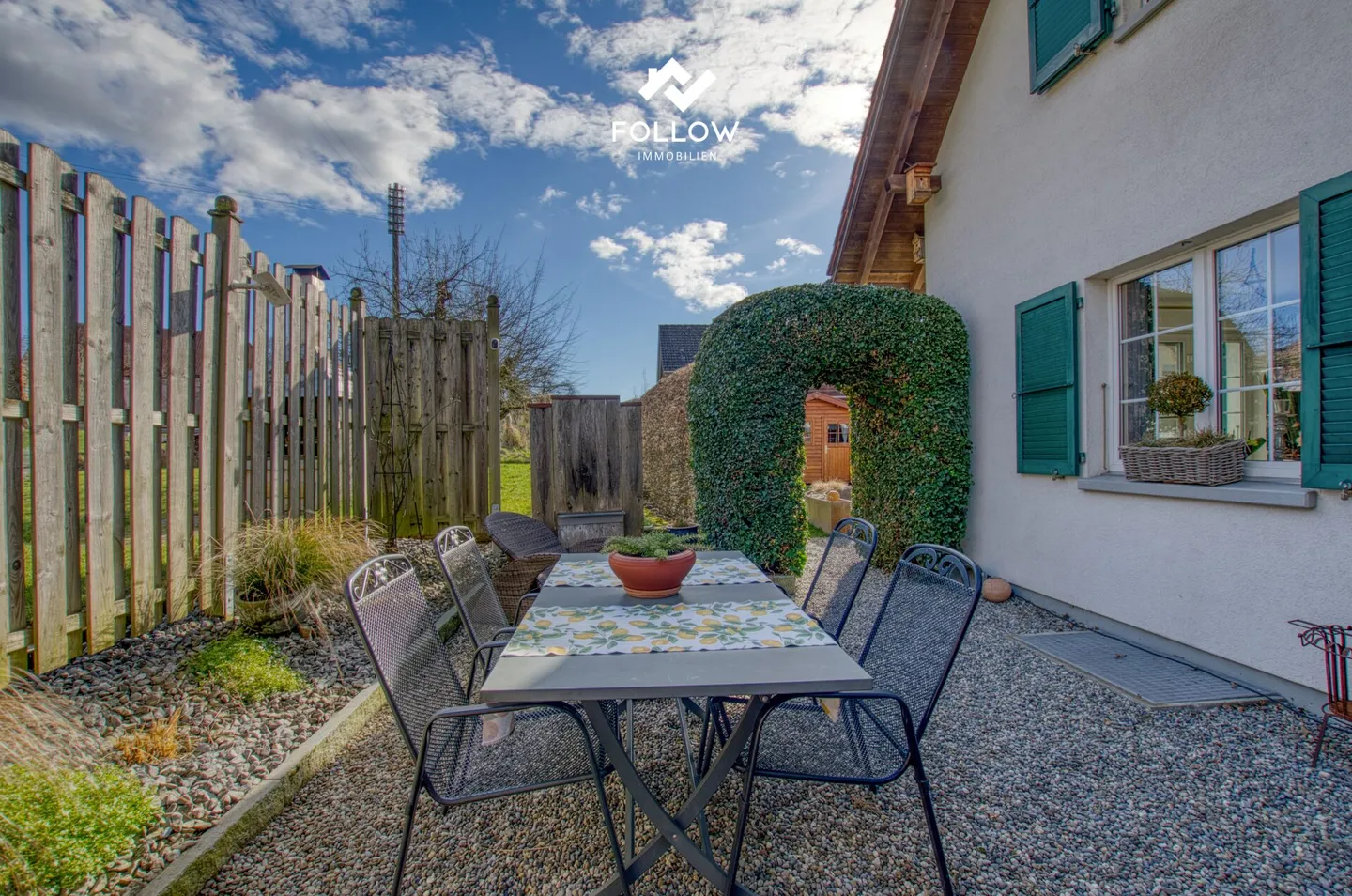 Corner House with Private Garden Paradise - Photo 24 of 30