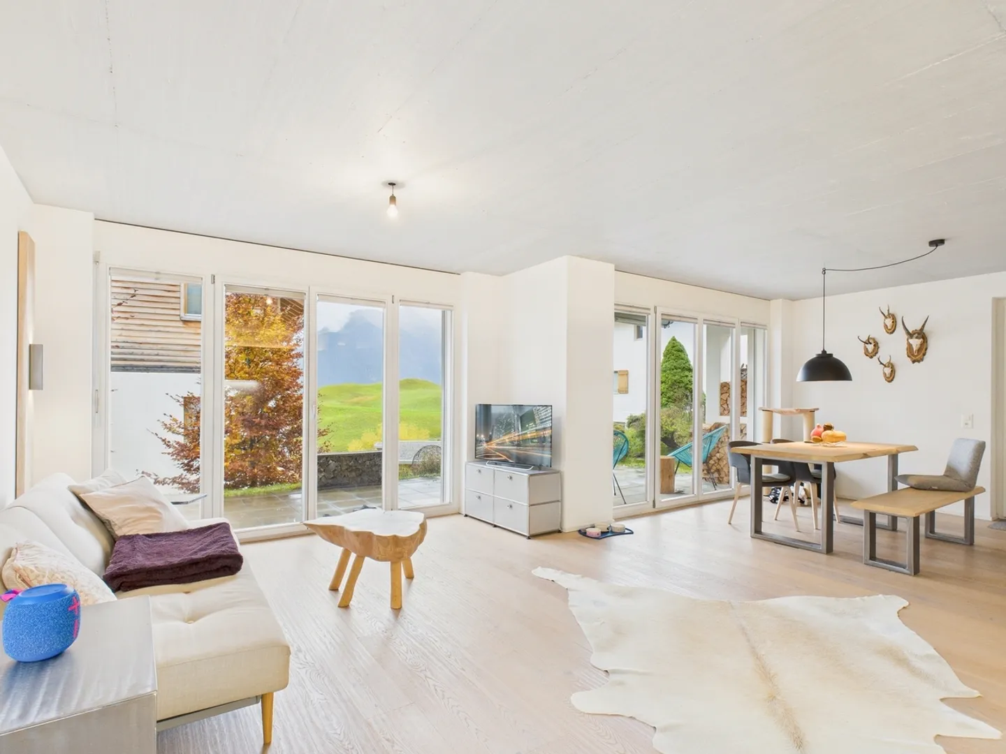 Appartement moderne de 2,5 pièces avec un grand espace jardin à Vatt... - Photo 1 sur 12