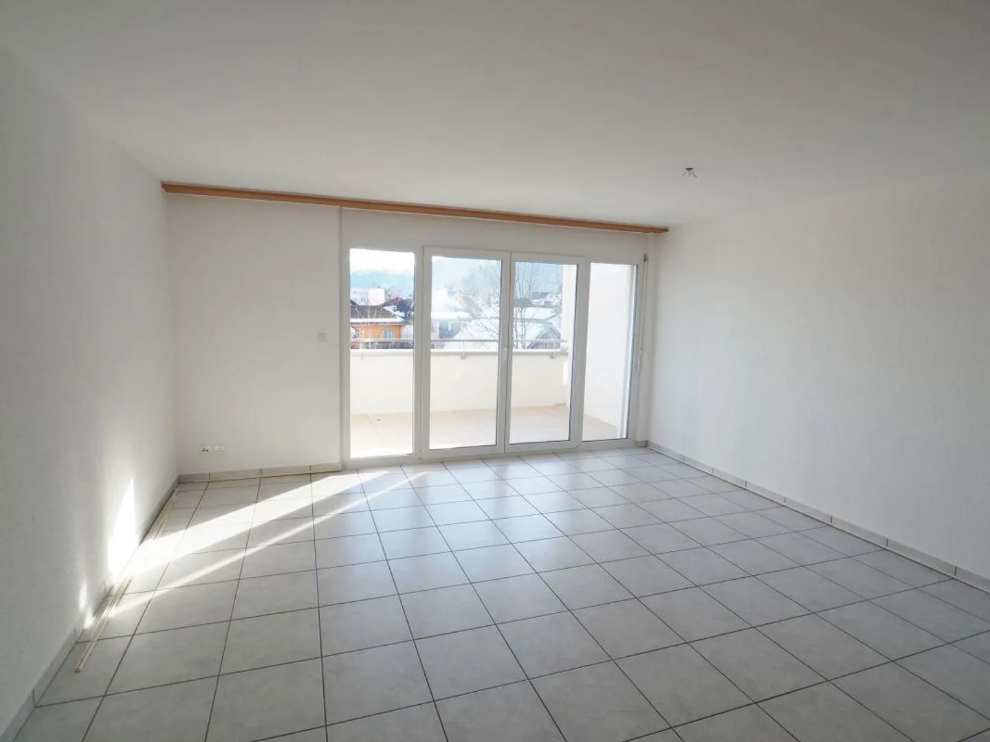 Geräumige Wohnung mit Garten - Foto 3 von 11