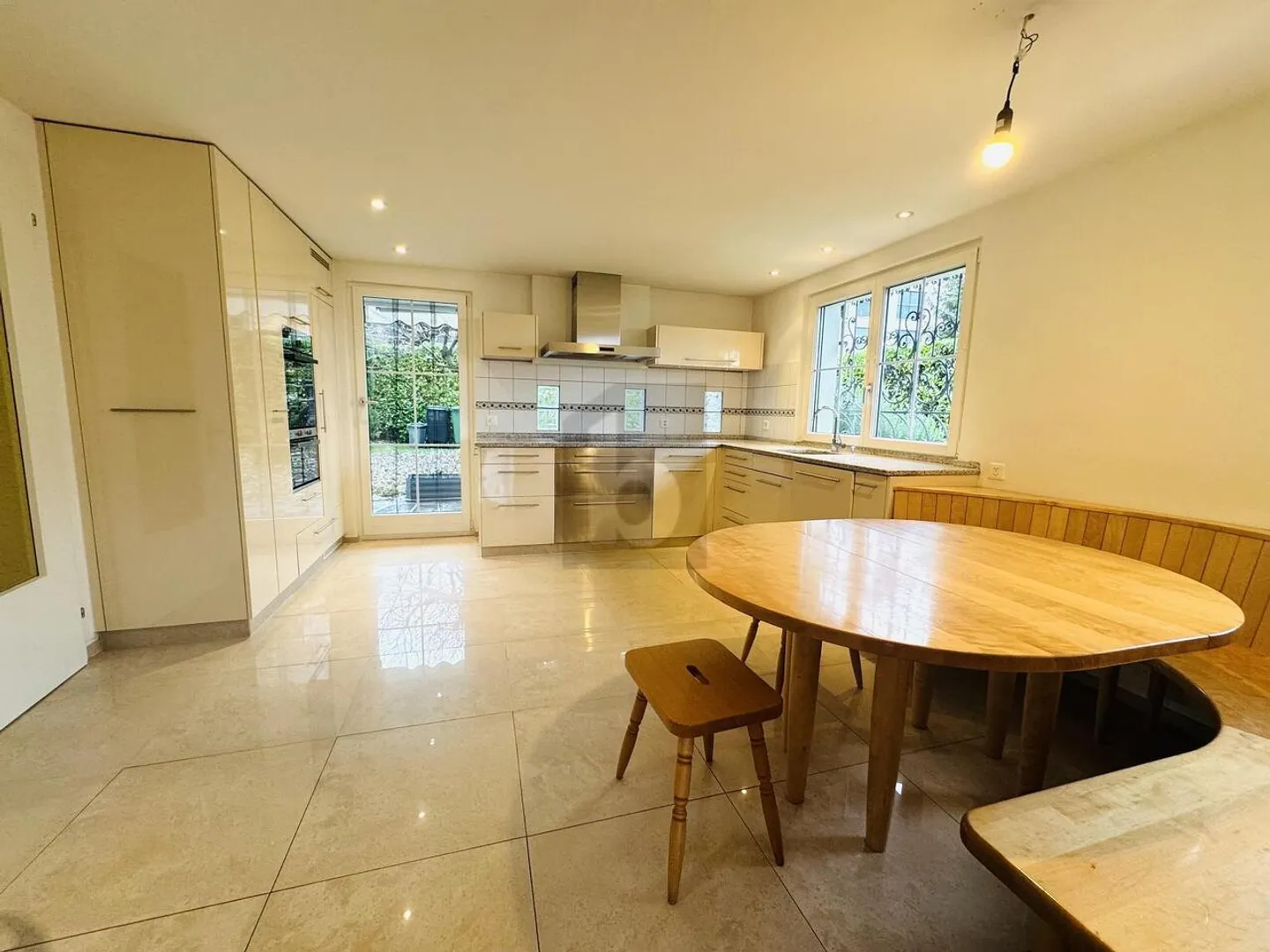 AMPI SPAZI CON UNA MAGNIFICA VISTA SUL LAGO - Foto 3 di 6