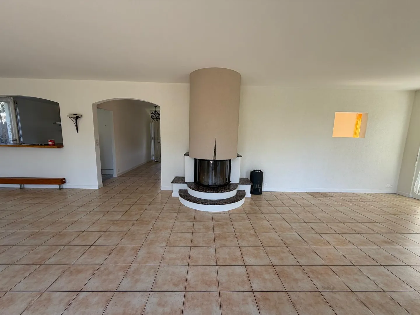 Spaziosa Villa Familiare con Giardino - Foto 4 di 13