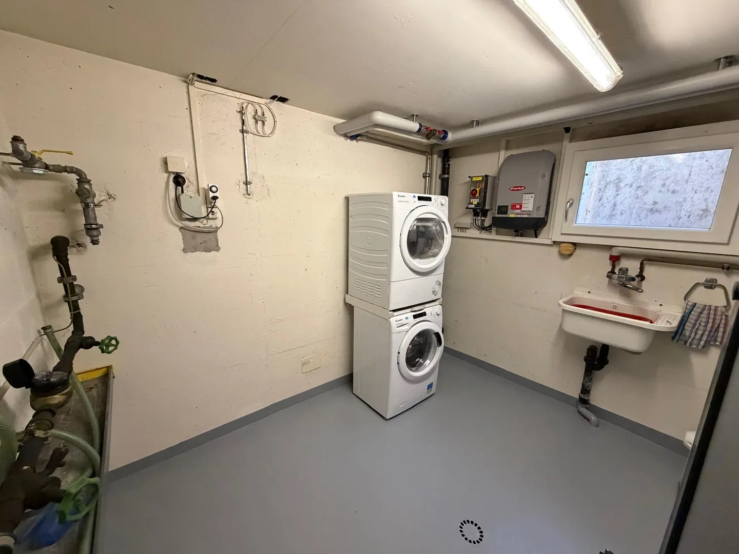 Spaziosa Villa Familiare con Giardino - Foto 7 di 13