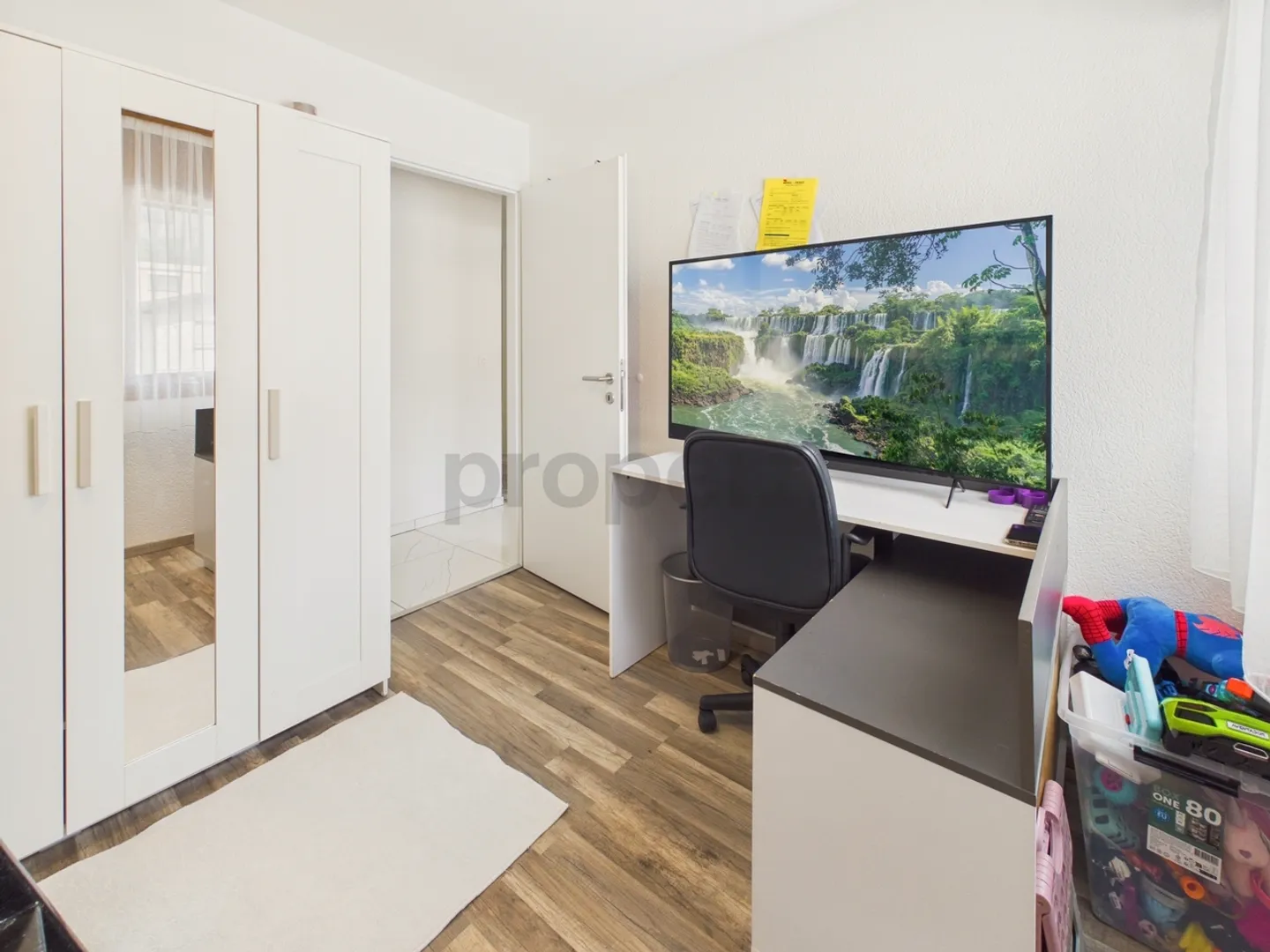 Spacious 4.5 room apartment with balcony, Saxon - Photo 10 of 13