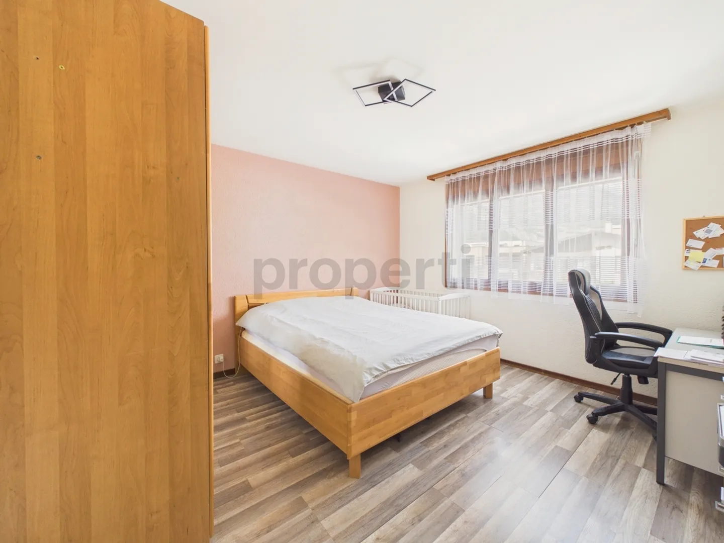 Spacious 4.5 room apartment with balcony, Saxon - Photo 7 of 13