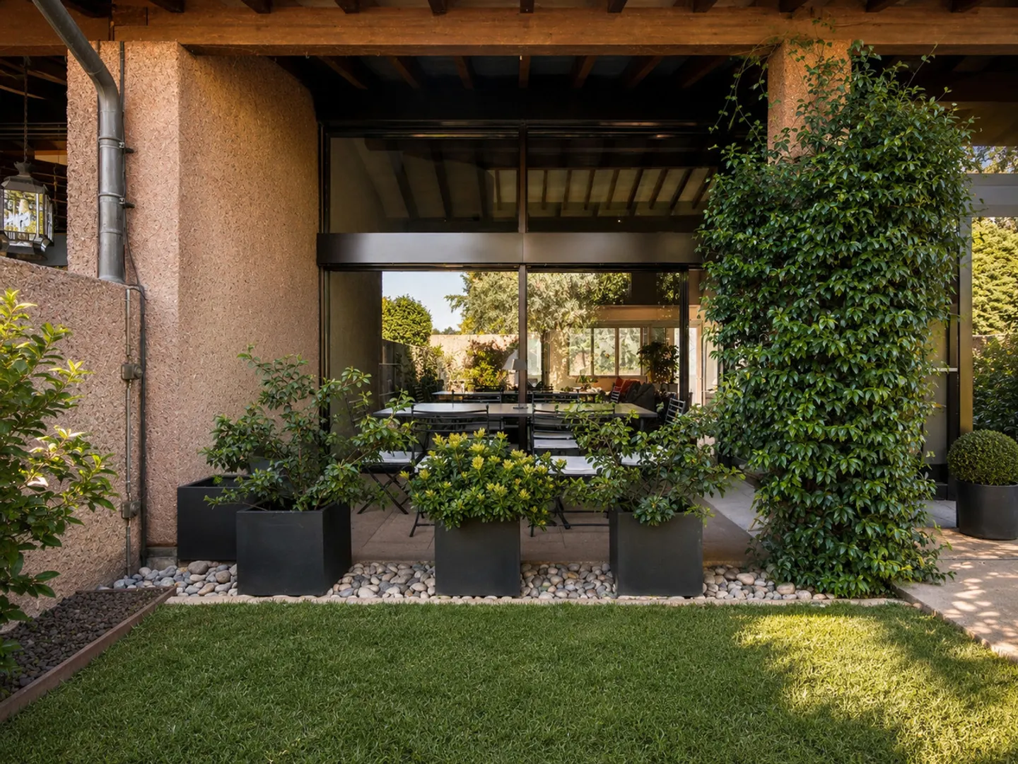 Maisonette on three levels with garden in an exclusive context - Photo 3 of 10