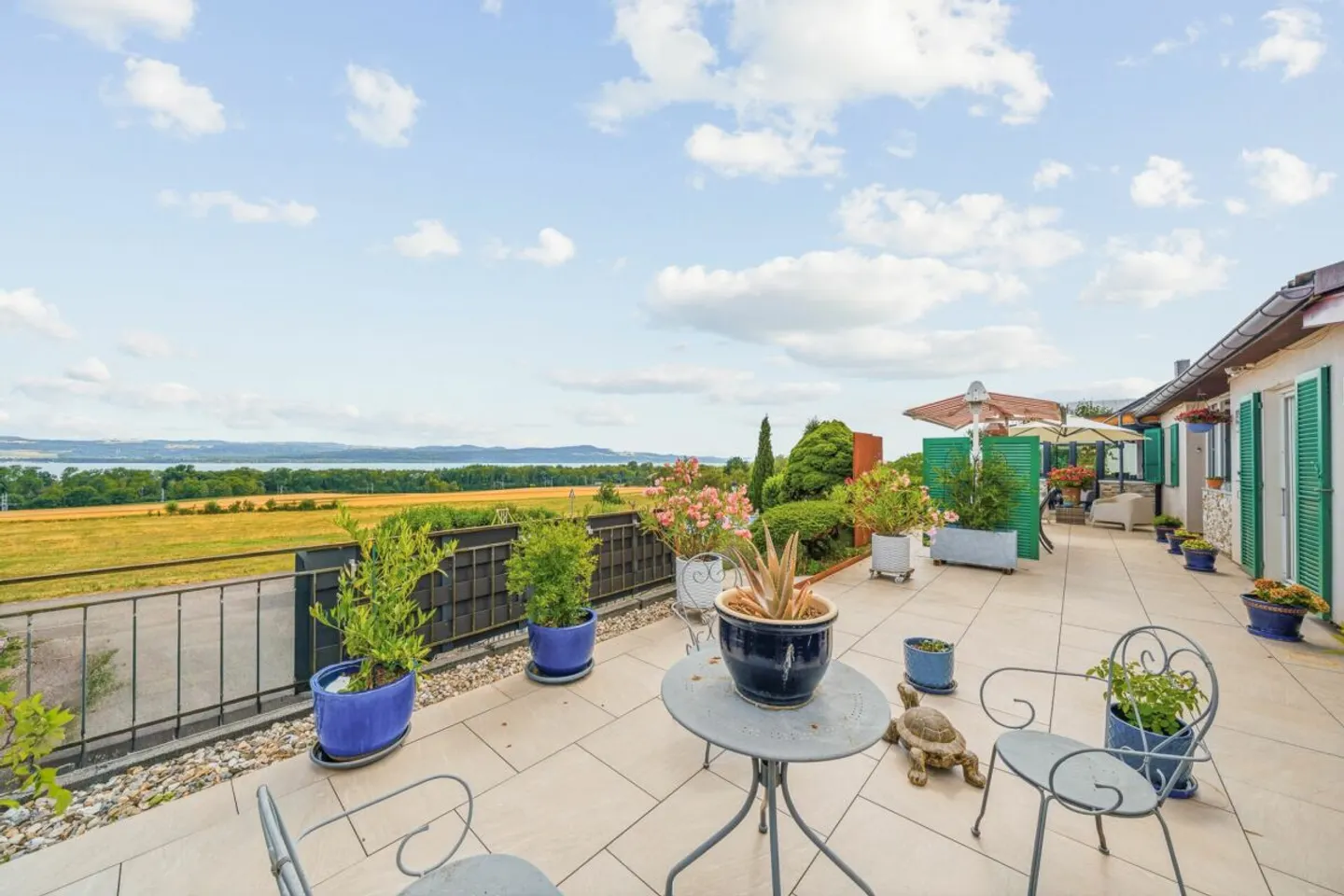 Villa Incantevole con Vista Lago - Foto 1 di 10