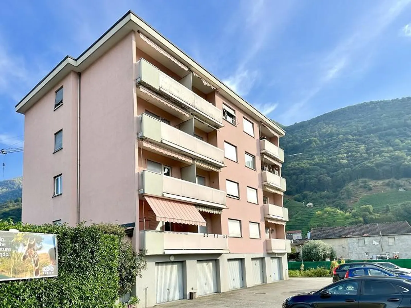 Appartement 4 1/2 pièces au 3ème étage avec balcon et belle vue - Photo 1 sur 19