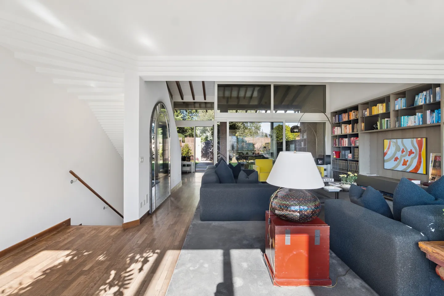 Maisonette on three levels with garden in an exclusive context - Photo 5 of 10