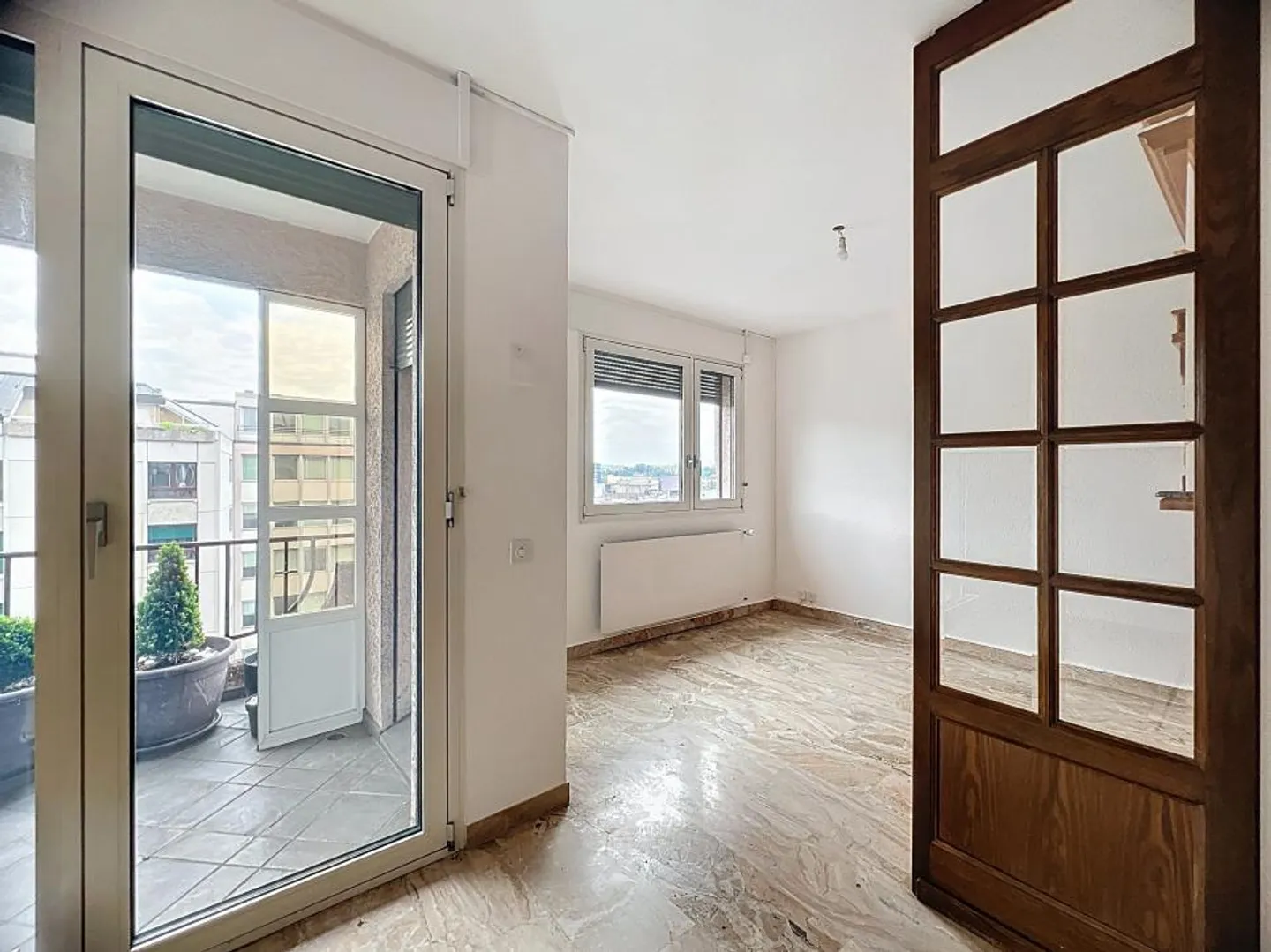 Spacious 4-room apartment with balcony - Photo 6 of 12