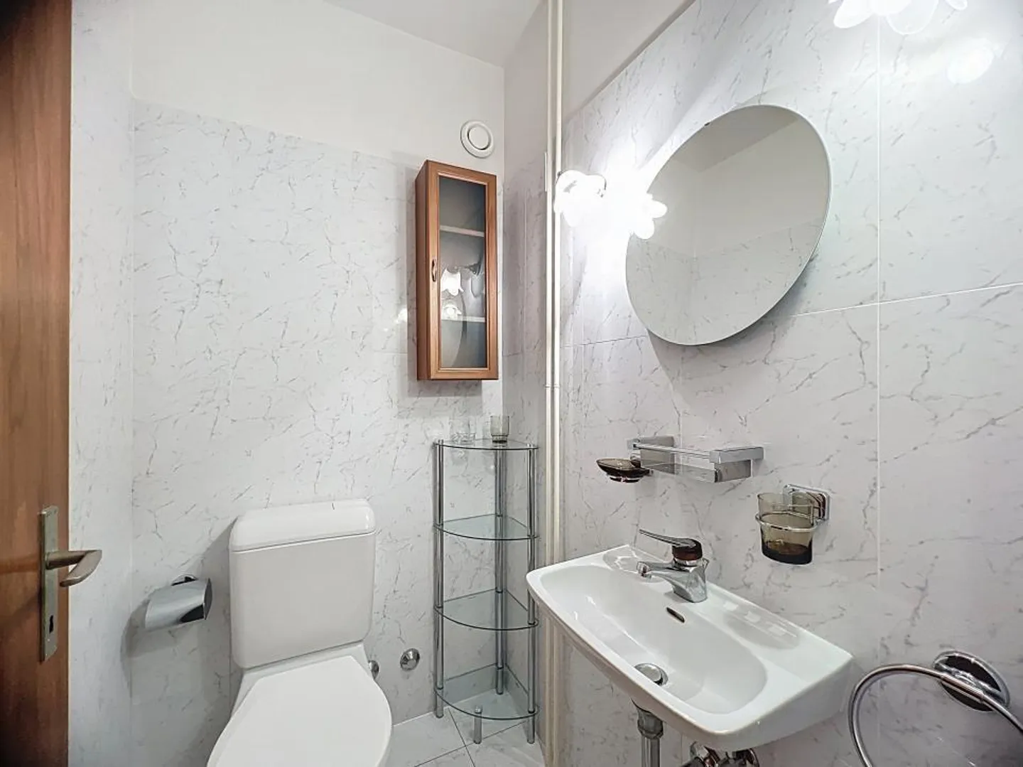 Spacious 4-room apartment with balcony - Photo 8 of 12