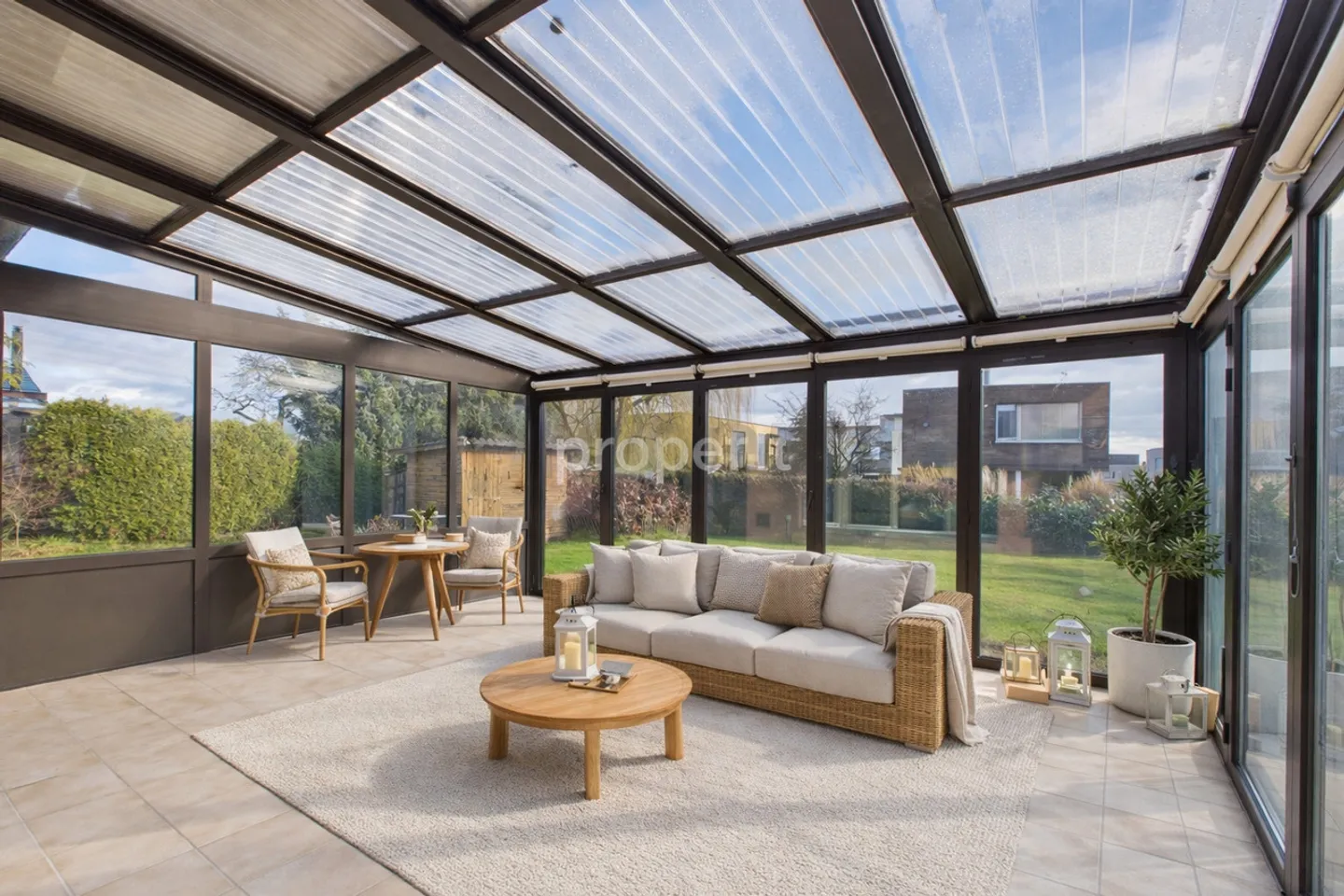 Charming Detached Family House in a Quiet, Family-Friendly Area - Photo 6 of 13
