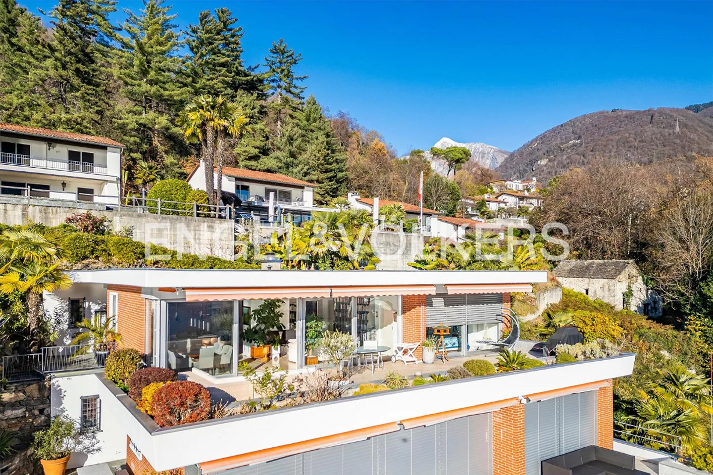 Gepflegte Attikawohnung mit Sonnenterrasse und Seesicht (33) - Foto 2 von 12