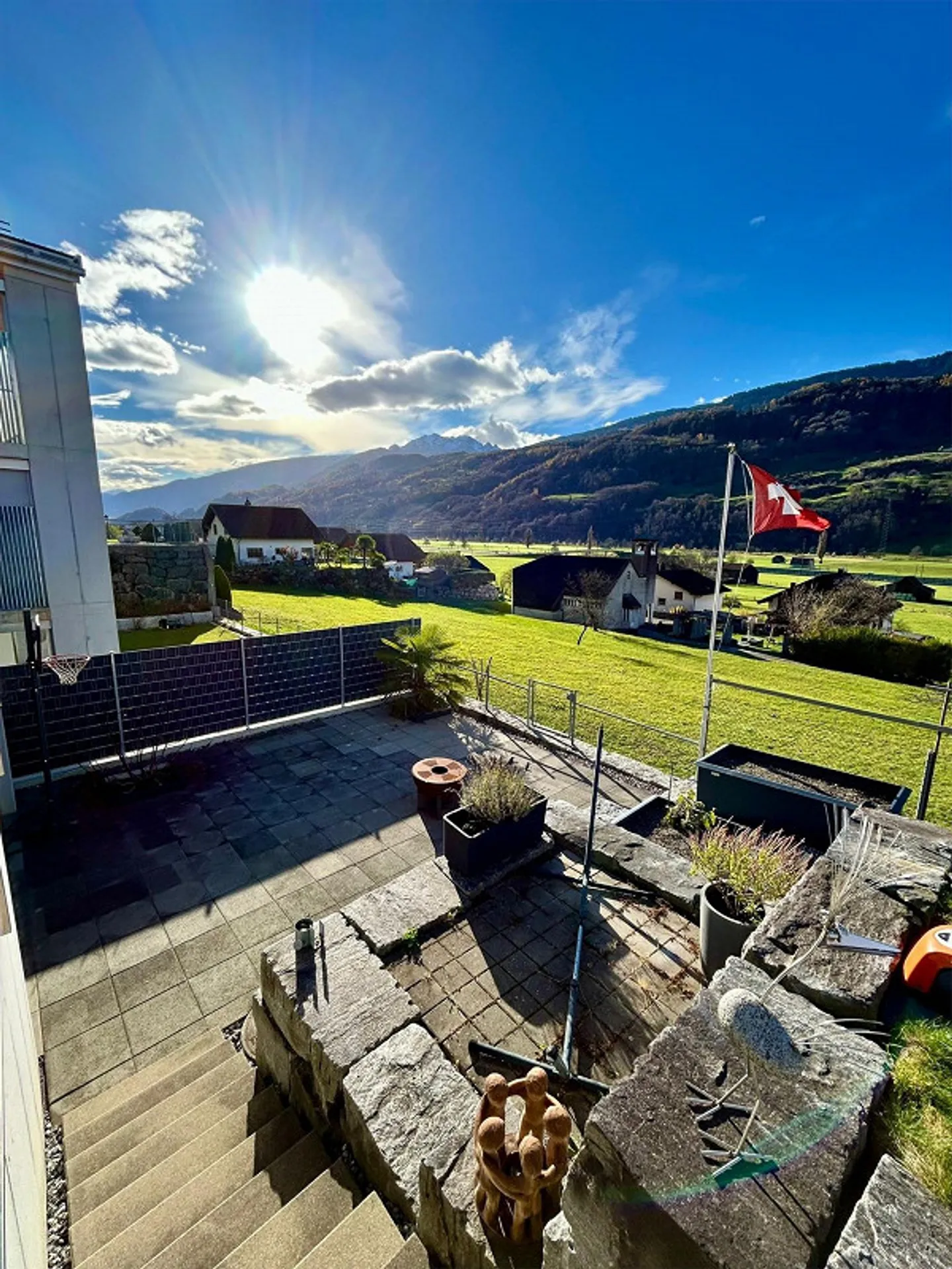 Single-family house in a beautiful location - Photo 2 of 12