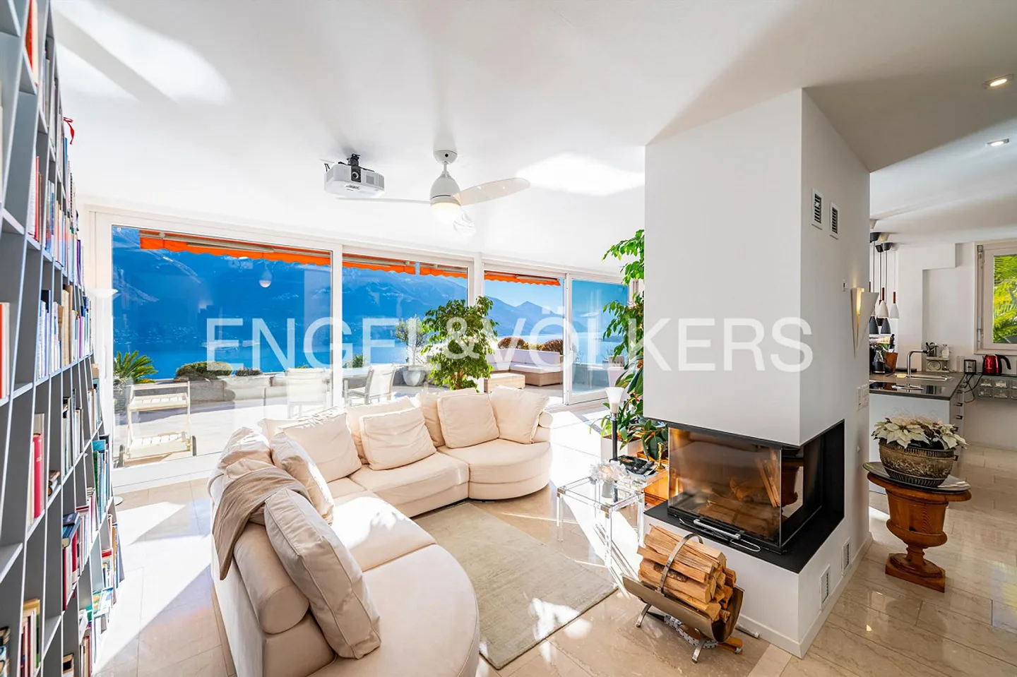 Gepflegte Attikawohnung mit Sonnenterrasse und Seesicht (33) - Foto 3 von 12