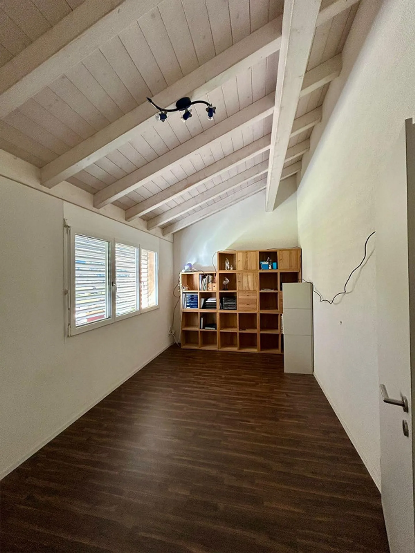 Single-family house in a beautiful location - Photo 8 of 12