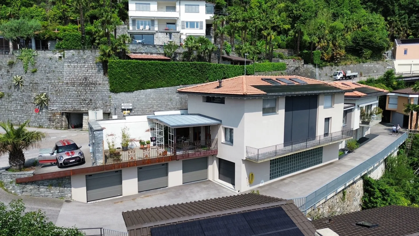 Casa loft moderna con vista spettacolare a Ronco sopra Ascona - Foto 2 di 23