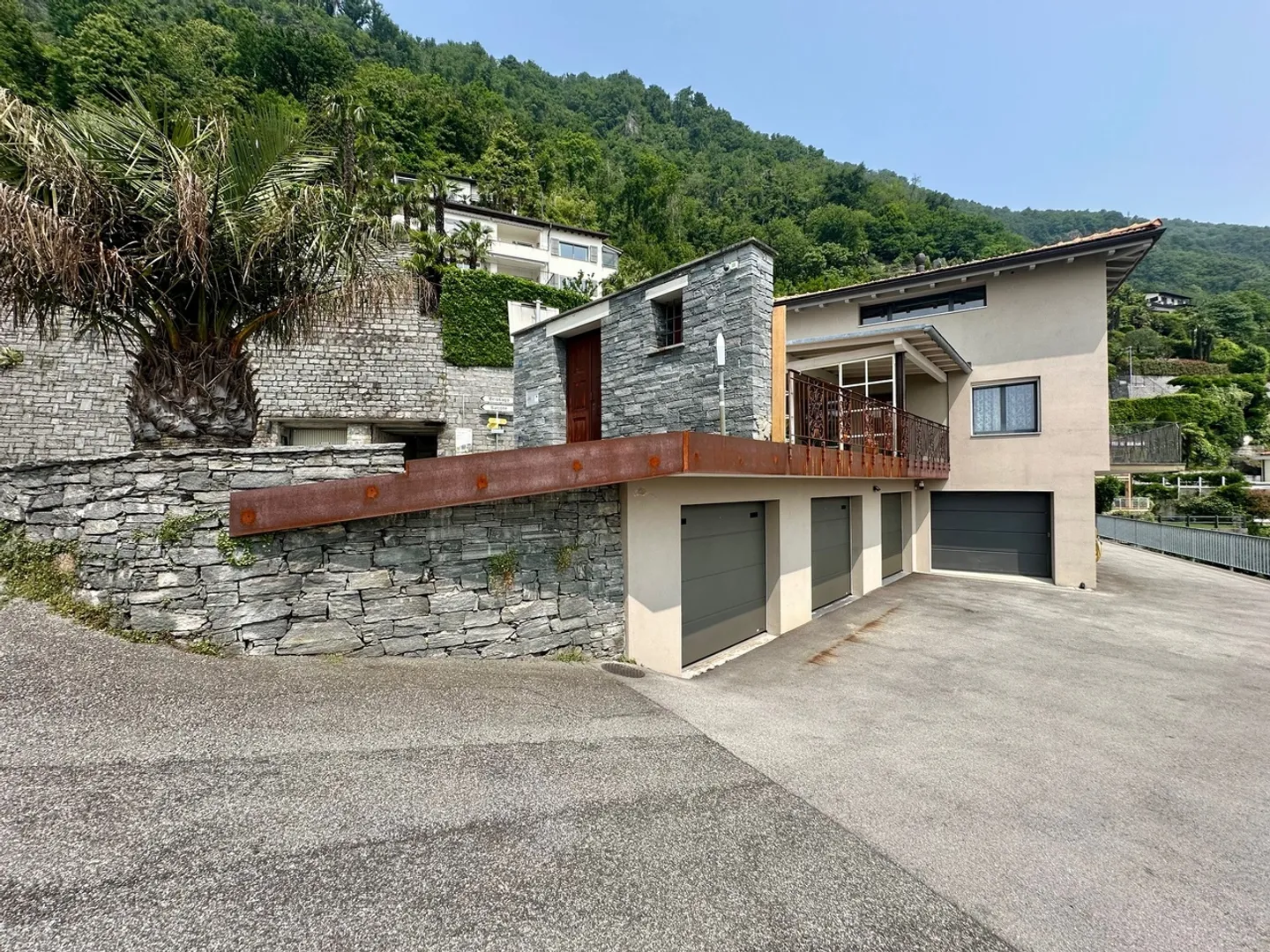 Casa loft moderna con vista spettacolare a Ronco sopra Ascona - Foto 3 di 23