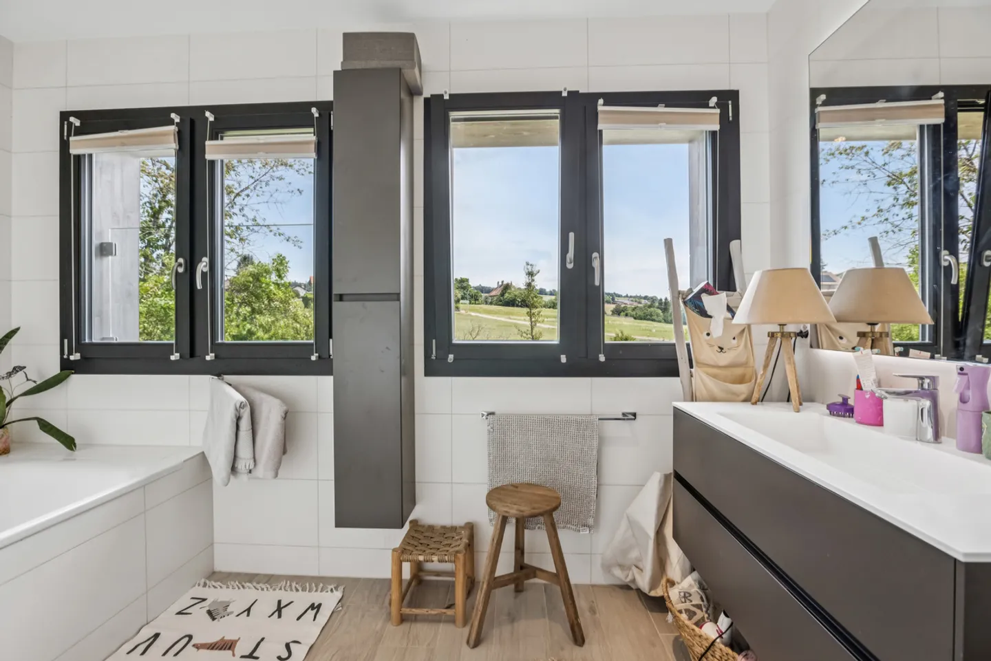 Charming family home in a privileged setting - Photo 14 of 20