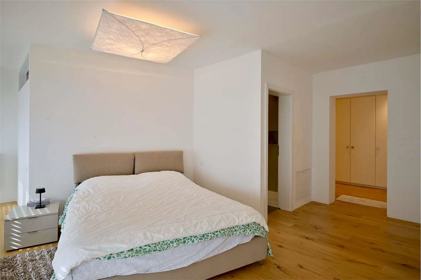 Élégance et modernité : maison bifamiliale rénovée - Photo 12 sur 13